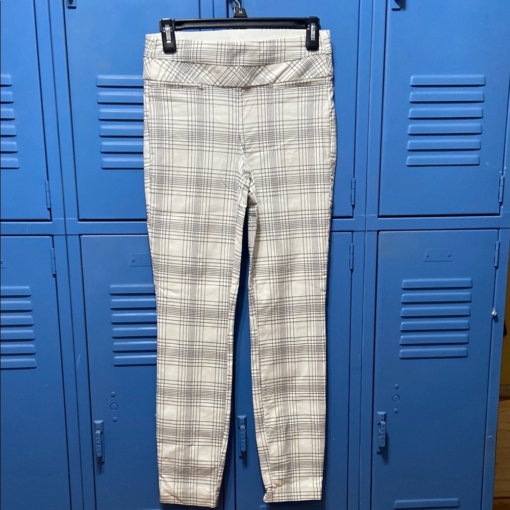 Plaid Leggings in Black and White